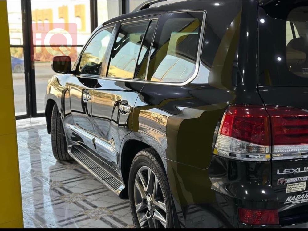 Lexus LX